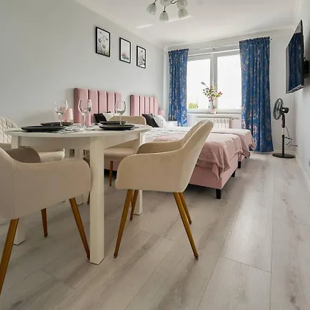 Pyza With Parking Zgoda 30 * Posen