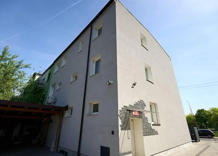 Pyza With Parking Zgoda 30 * Познань