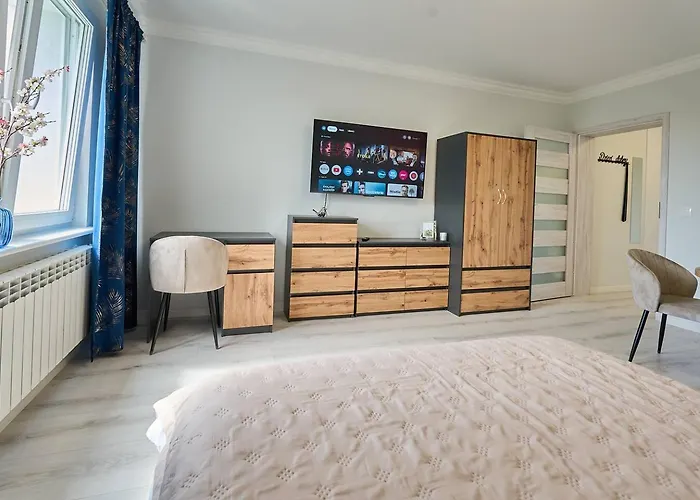 Pyza With Parking Zgoda 30