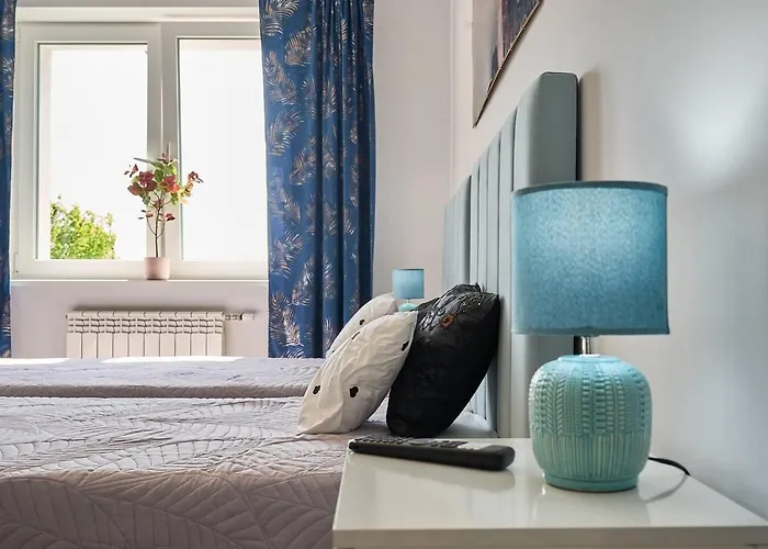 Pyza With Parking Zgoda 30 * Познань